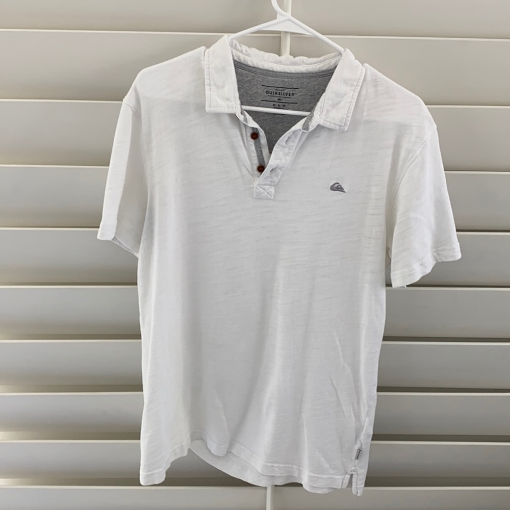 Men’s Quicksilver T-shirt size medium.